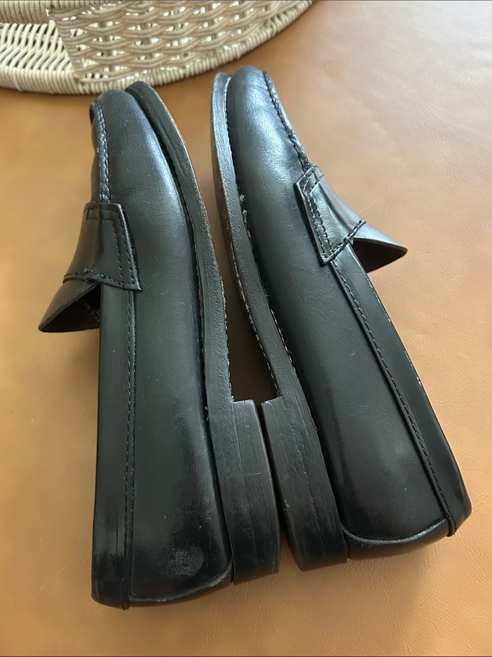 GH Bass Weejuns Black Leather Penny Loafers  Sz 9 - Picture 5 of 8